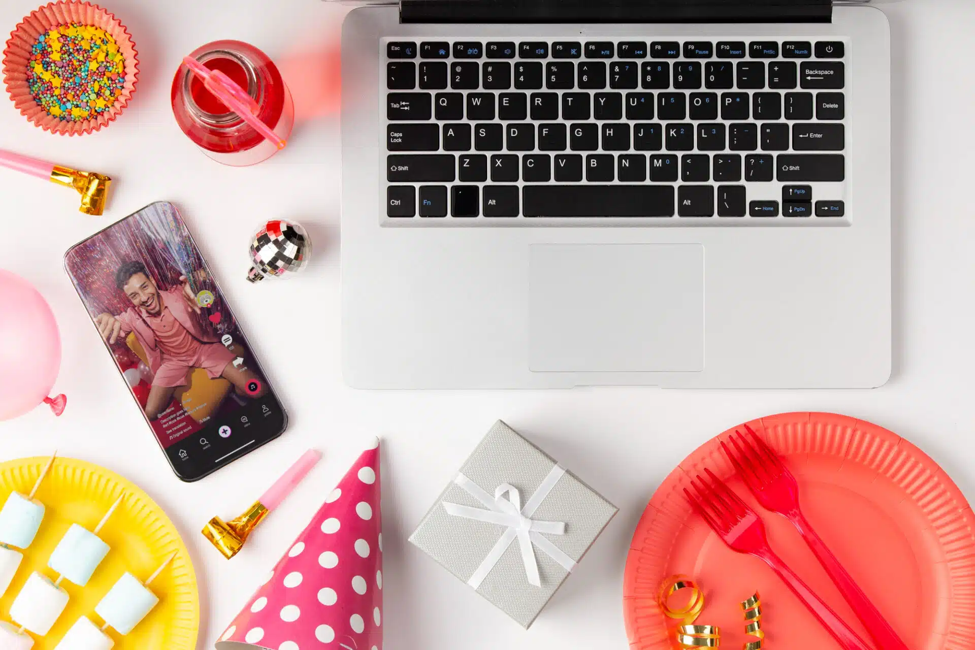Ultimate Guide: 8 Must-Have Corporate Technology Gifts for 2024